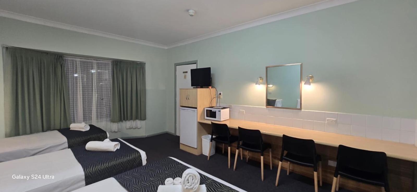 Lake Forbes Motel Ngoại thất bức ảnh