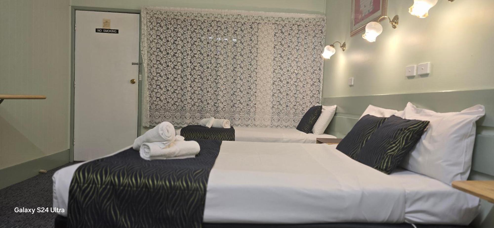Lake Forbes Motel Ngoại thất bức ảnh