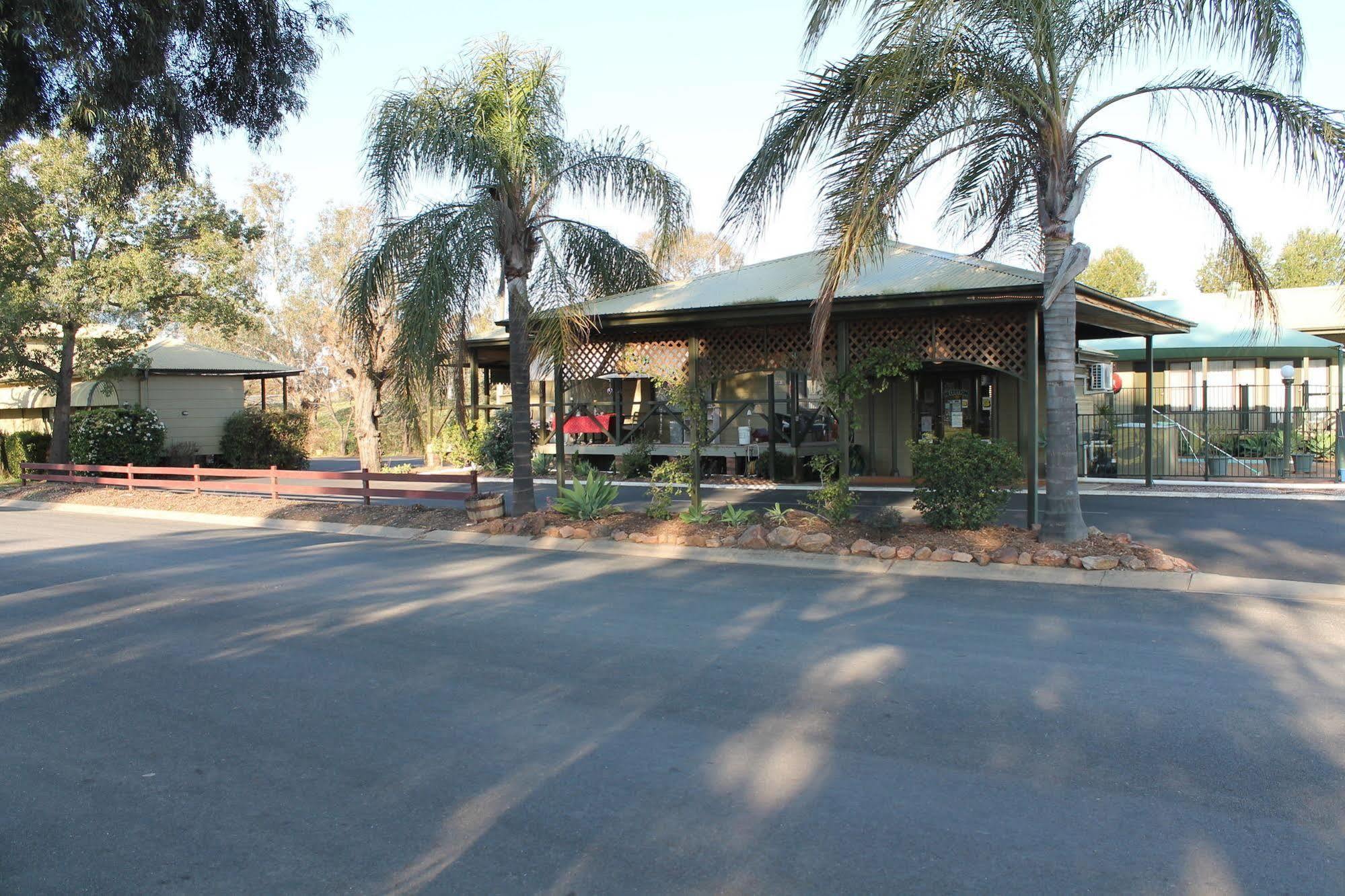Lake Forbes Motel Ngoại thất bức ảnh